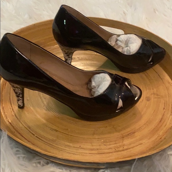 ‼️New Never Worn B&W Pumps - Picture 1 of 8